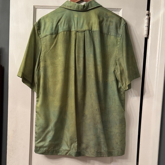 Todd Snyder Green Floral Shirt - Metropolitan Museum of Art Collaboration - Picture 3 of 7